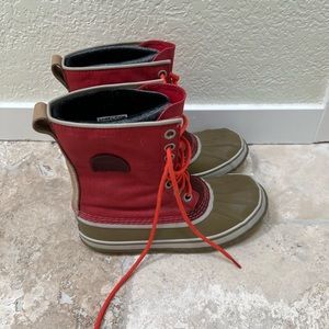 Sorel boots size 8.5 - brand new!! Without box